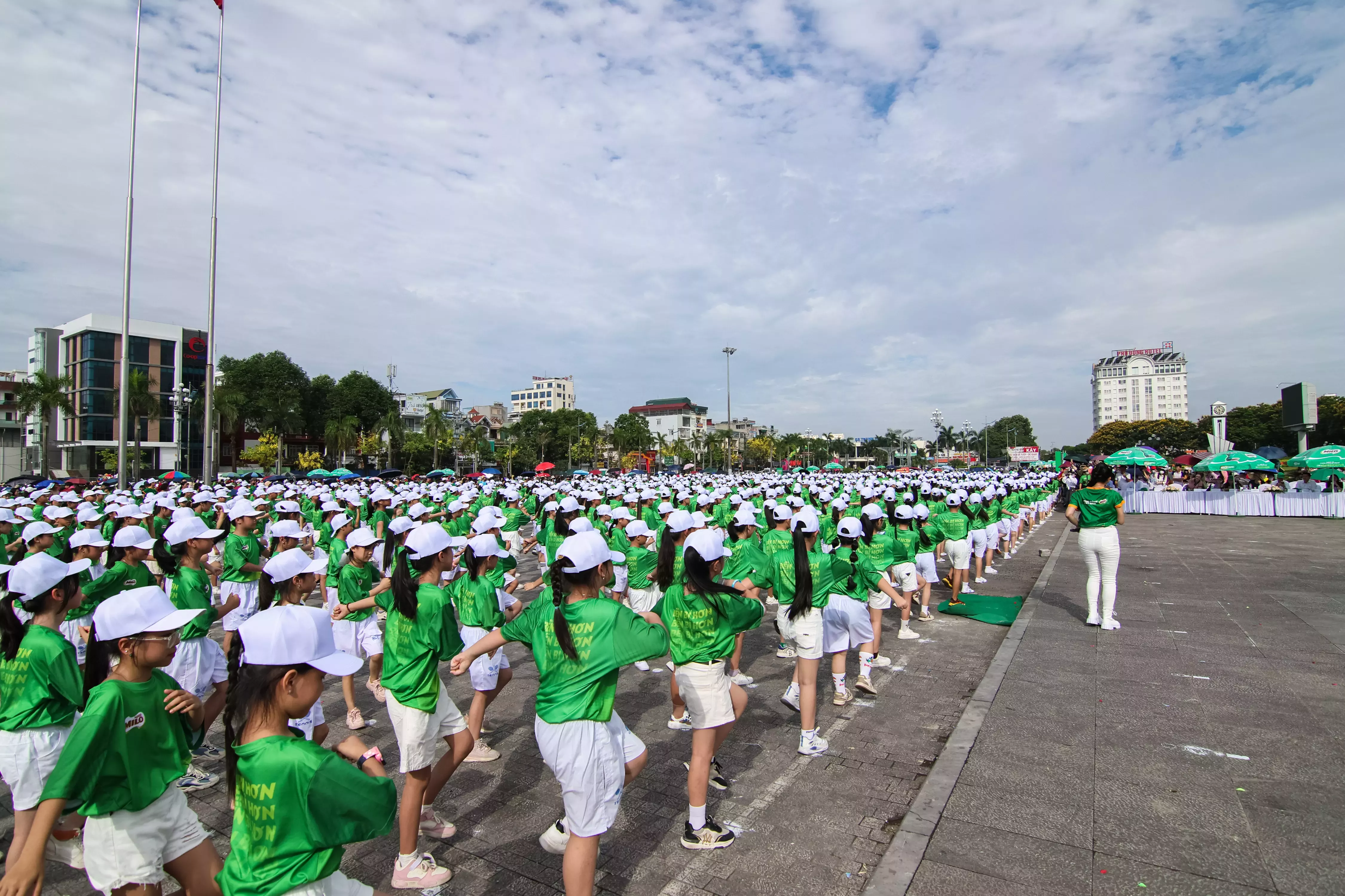 Hoạt động đồng diễn thể dục “Ngày hội Thiếu nhi vui khoẻ” sôi nổi tinh thần thể thao của các em nhỏ